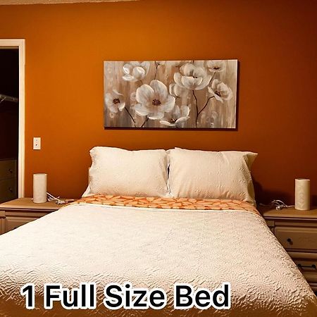 Modern Room With Shared Bathroom Alafaya Екстер'єр фото